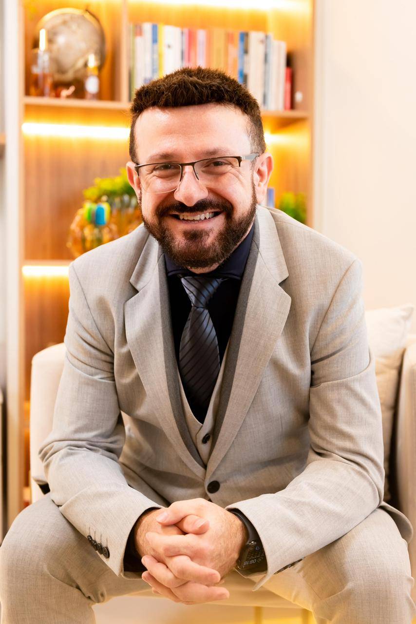 Dr. Israel Cintra Lugli